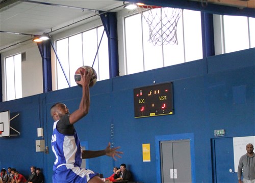 Les seniors de Moret s’incline à Combs-la-Ville. Basket-ball : les seniors de Moret s'incline à Combs-la-Ville.