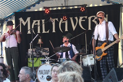Le groupe Maltavern aux apéros-concerts de Flagy. Le groupe celtique Maltavern.